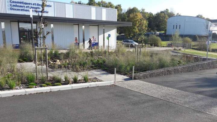 Allée entrée Point Ouit Bressuire