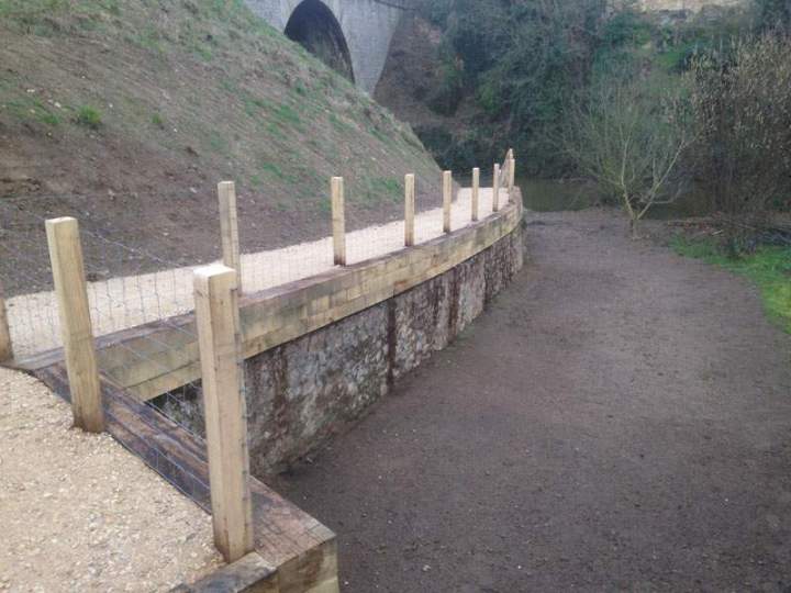 Aménagement mur de soutènement en pierre et bois Bressuire