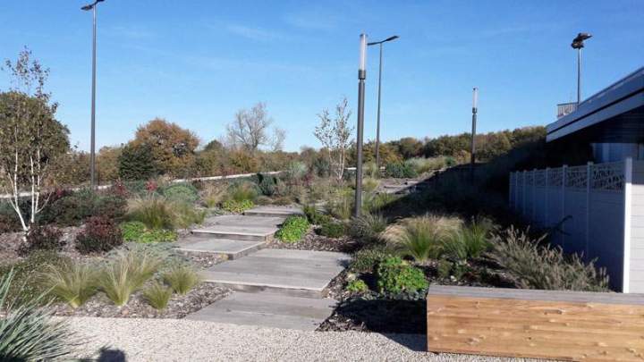 Aménagement paysager zone commerciale Bressuire